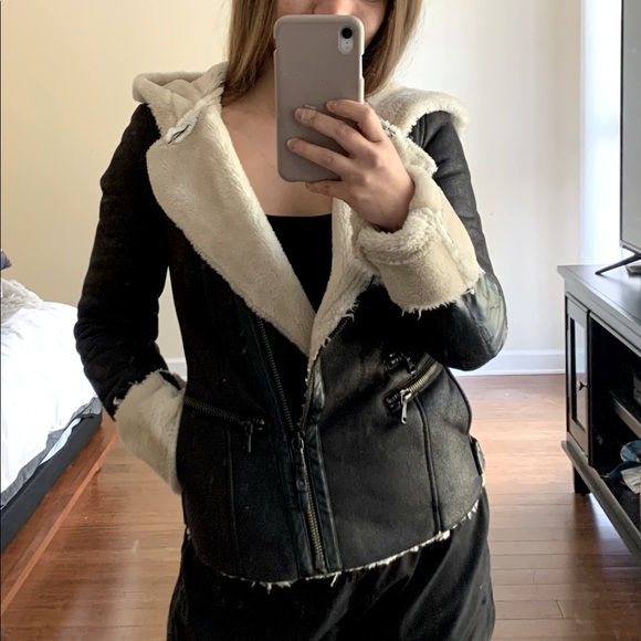 Beautiful black jacket with fur - Picture 3 of 7